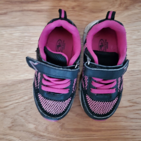 Toddler Girls Runners - Picture 3 of 4